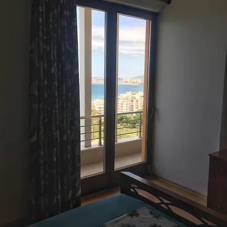 Sea View Apartment *